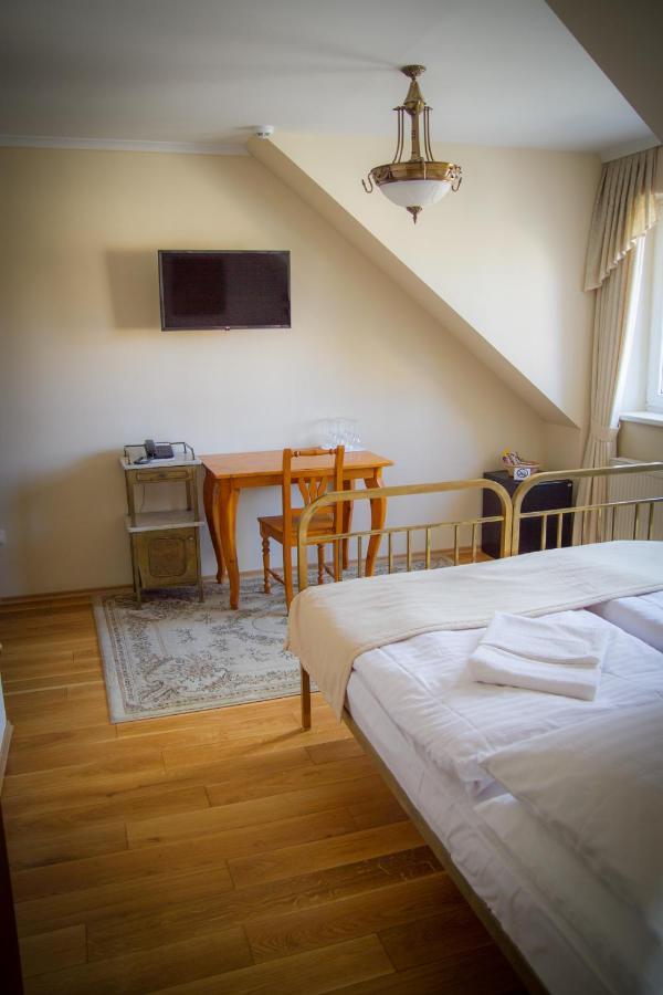 Hotel Bojnicky Vinny Dom بايموتْسْ المظهر الخارجي الصورة