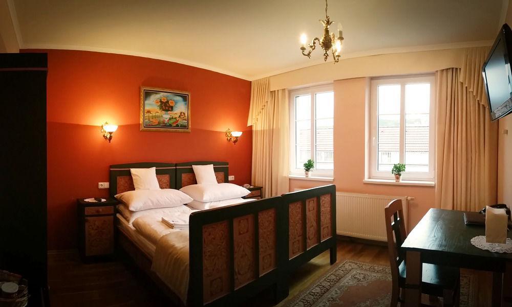 Hotel Bojnicky Vinny Dom بايموتْسْ المظهر الخارجي الصورة
