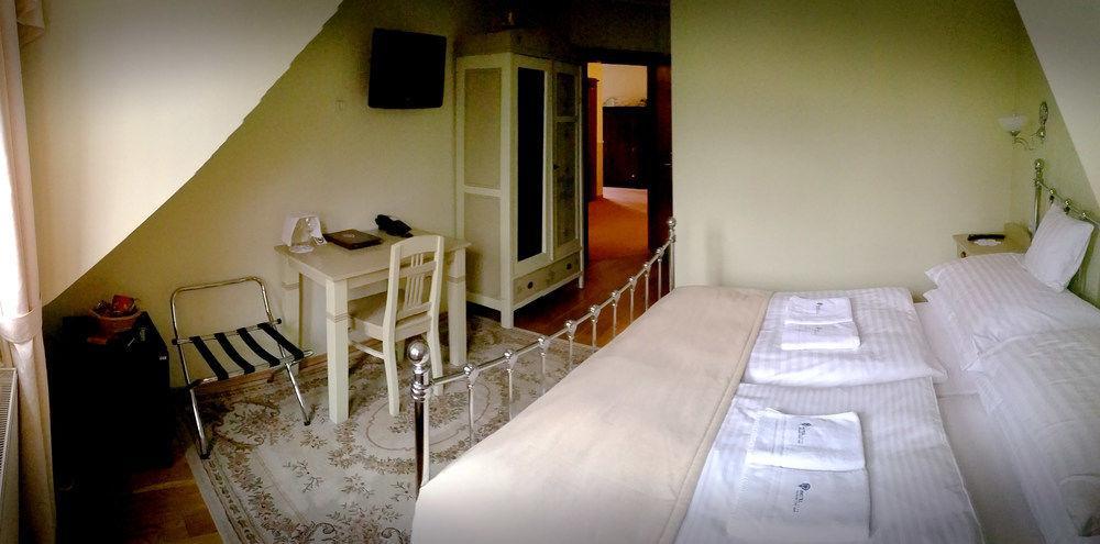 Hotel Bojnicky Vinny Dom بايموتْسْ المظهر الخارجي الصورة