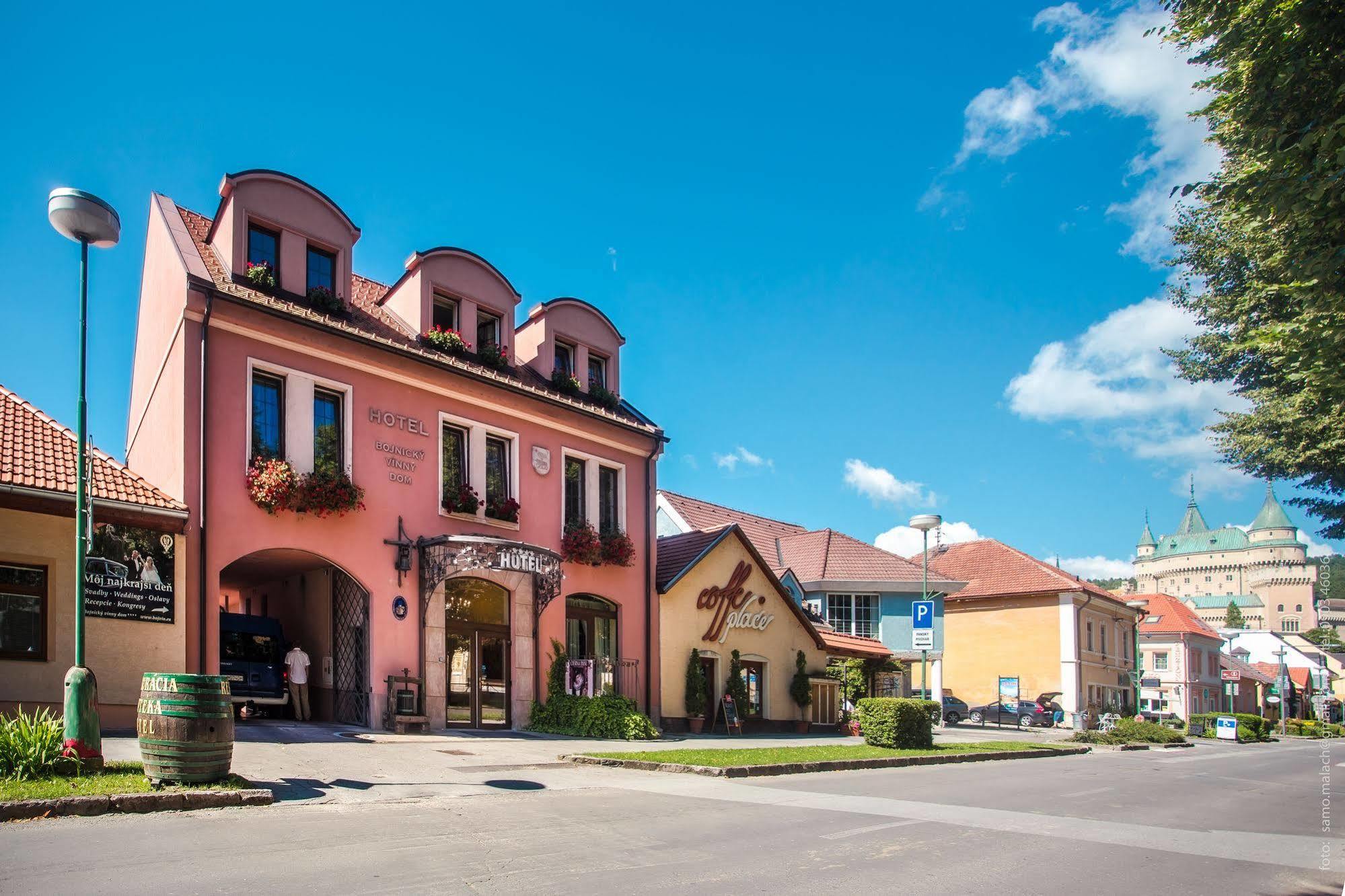 Hotel Bojnicky Vinny Dom بايموتْسْ المظهر الخارجي الصورة