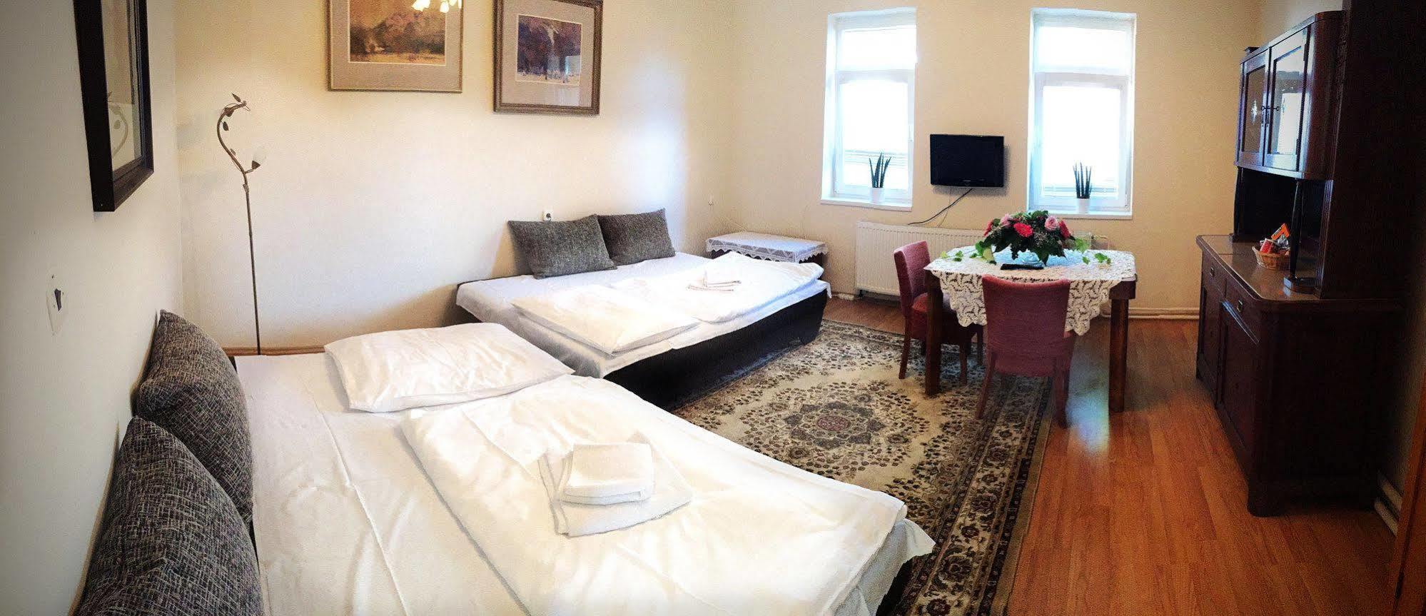 Hotel Bojnicky Vinny Dom بايموتْسْ المظهر الخارجي الصورة