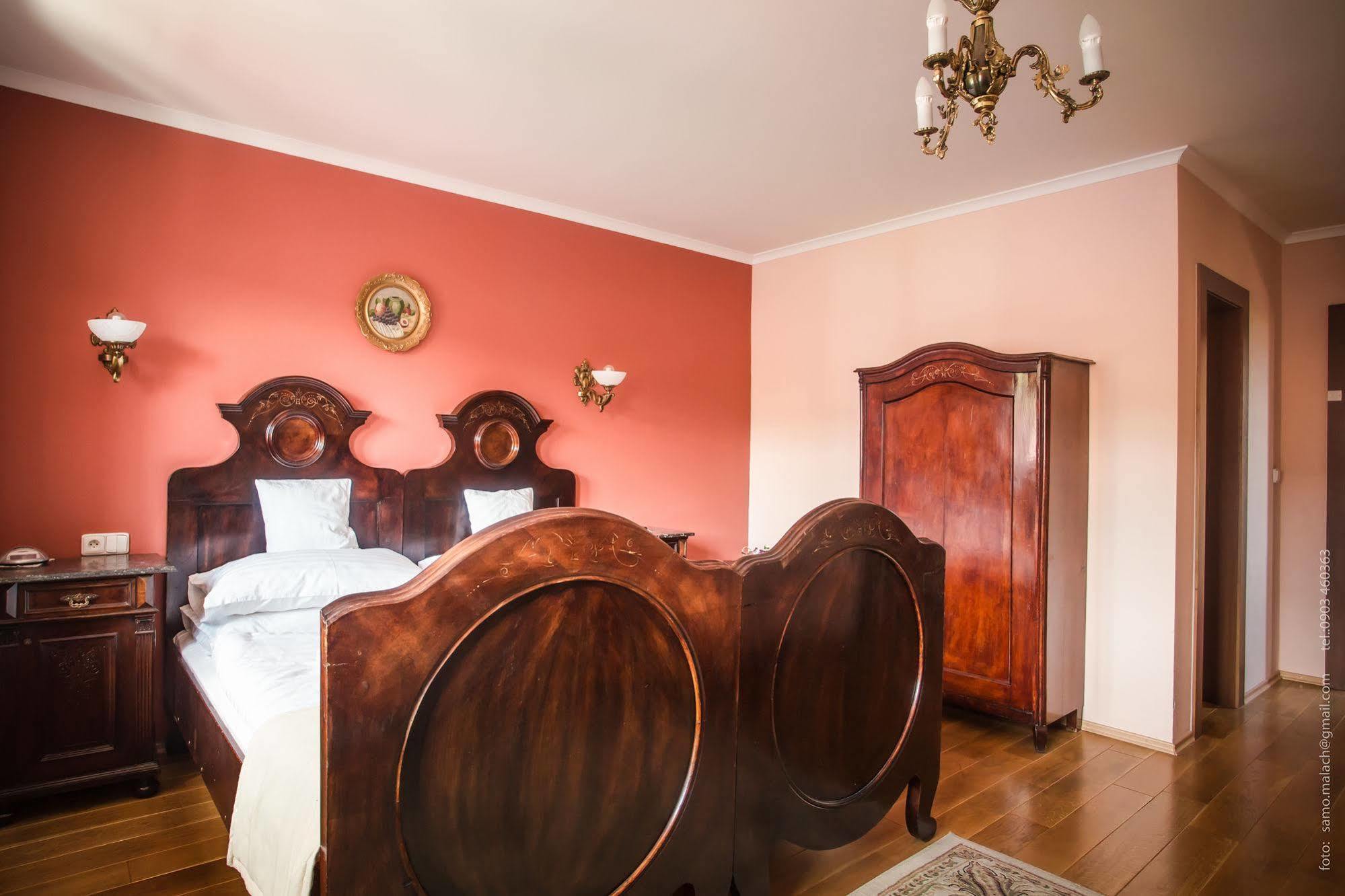 Hotel Bojnicky Vinny Dom بايموتْسْ المظهر الخارجي الصورة